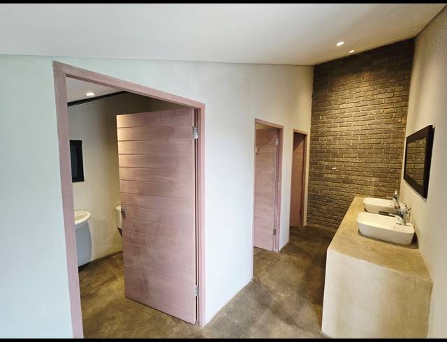 700M² SHOWROOM FOR SALE IN RUIMSIG NOORD